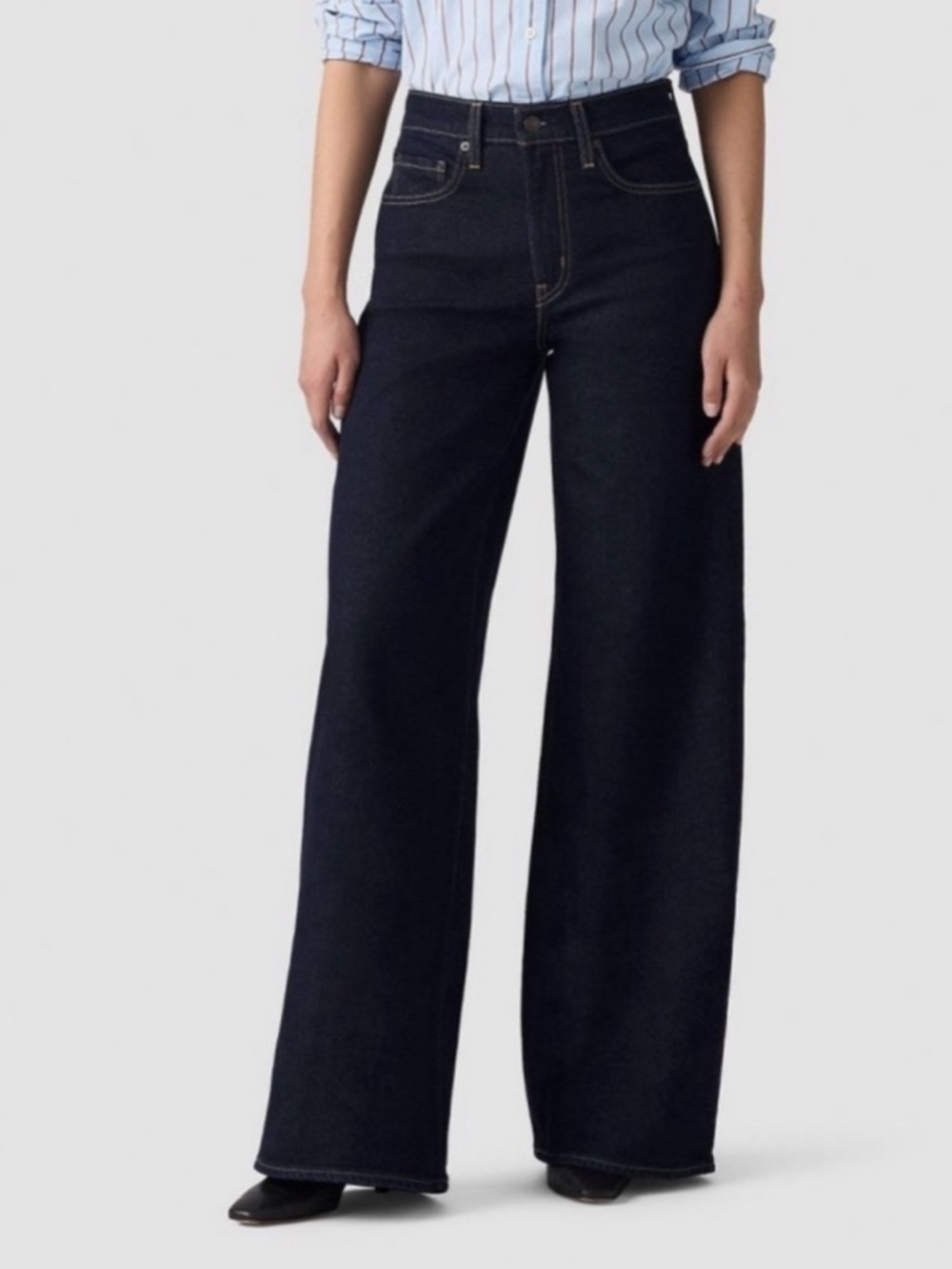 NWT Levi's 728 High-Rise Wide Leg Jeans in Dark Blue